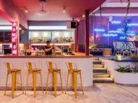 復(fù)古霓虹風(fēng)泳池俱樂部圖片-7